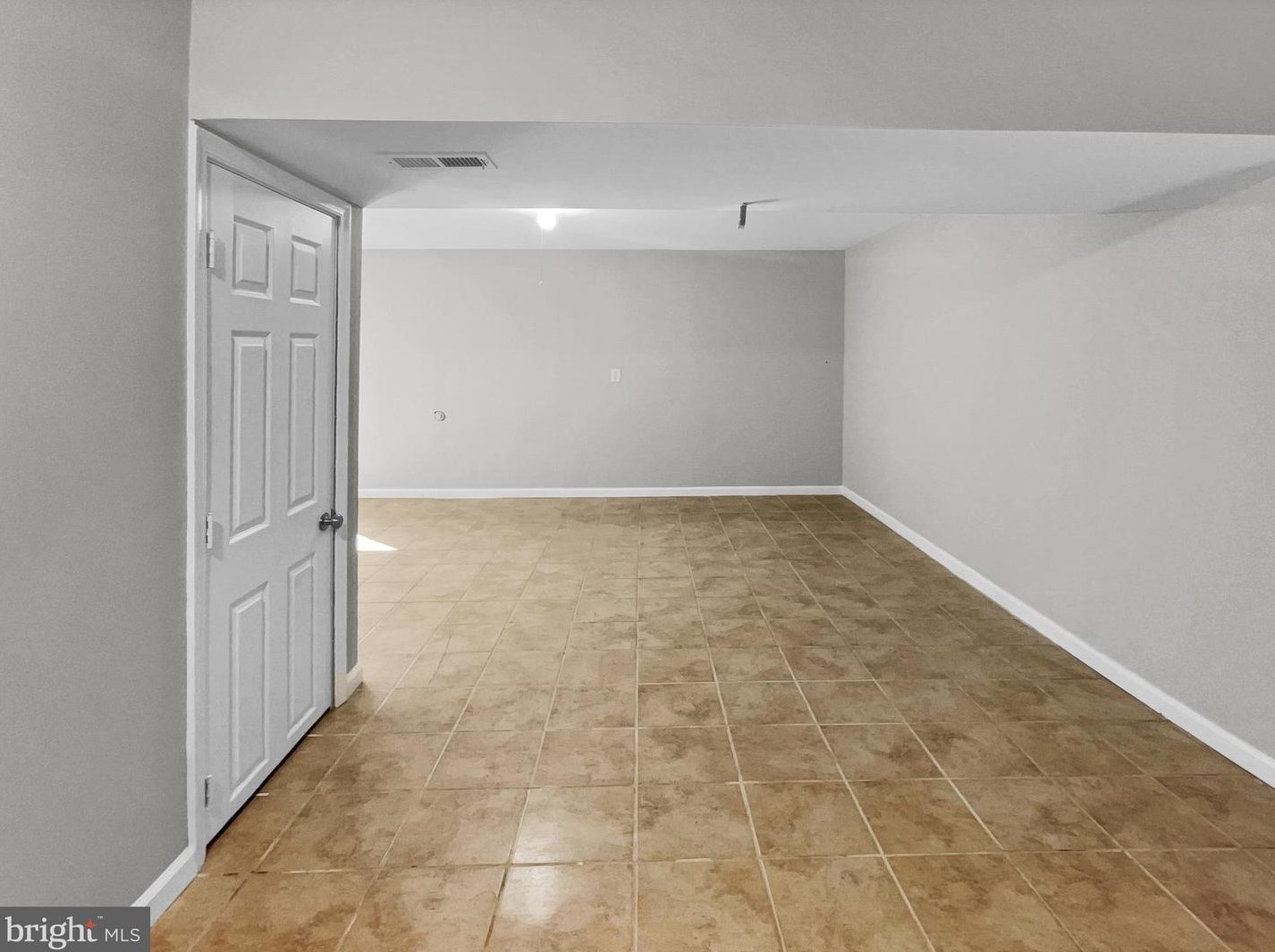 4405 Loganberry Ln, Dumfries VA  22025-1003 exterior