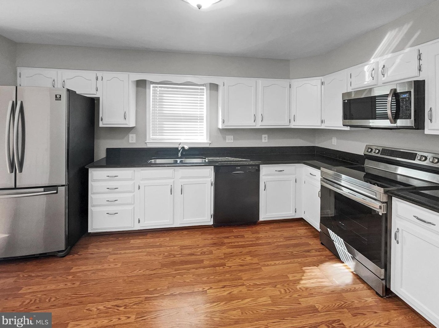 4405 Loganberry Ln, Dumfries VA  22025-1003 exterior