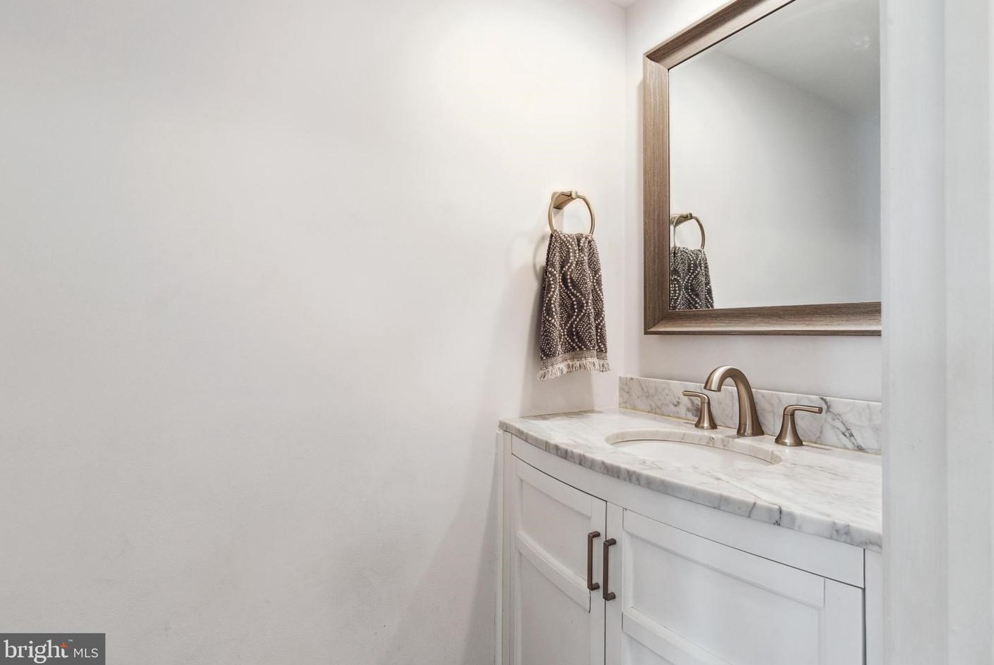 11824 Troika Ct, Woodbridge VA  22192-6282 exterior