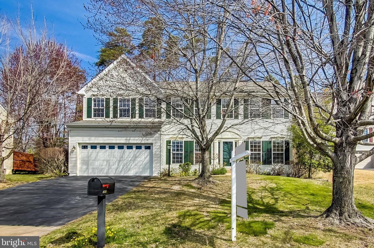 15621 Wheatfield Rd, Woodbridge, VA 22193