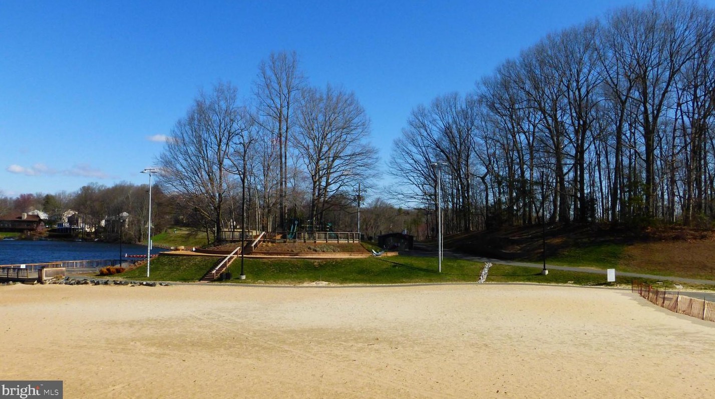 4331 Fallstone Pl, Dumfries VA  22025-1104 exterior