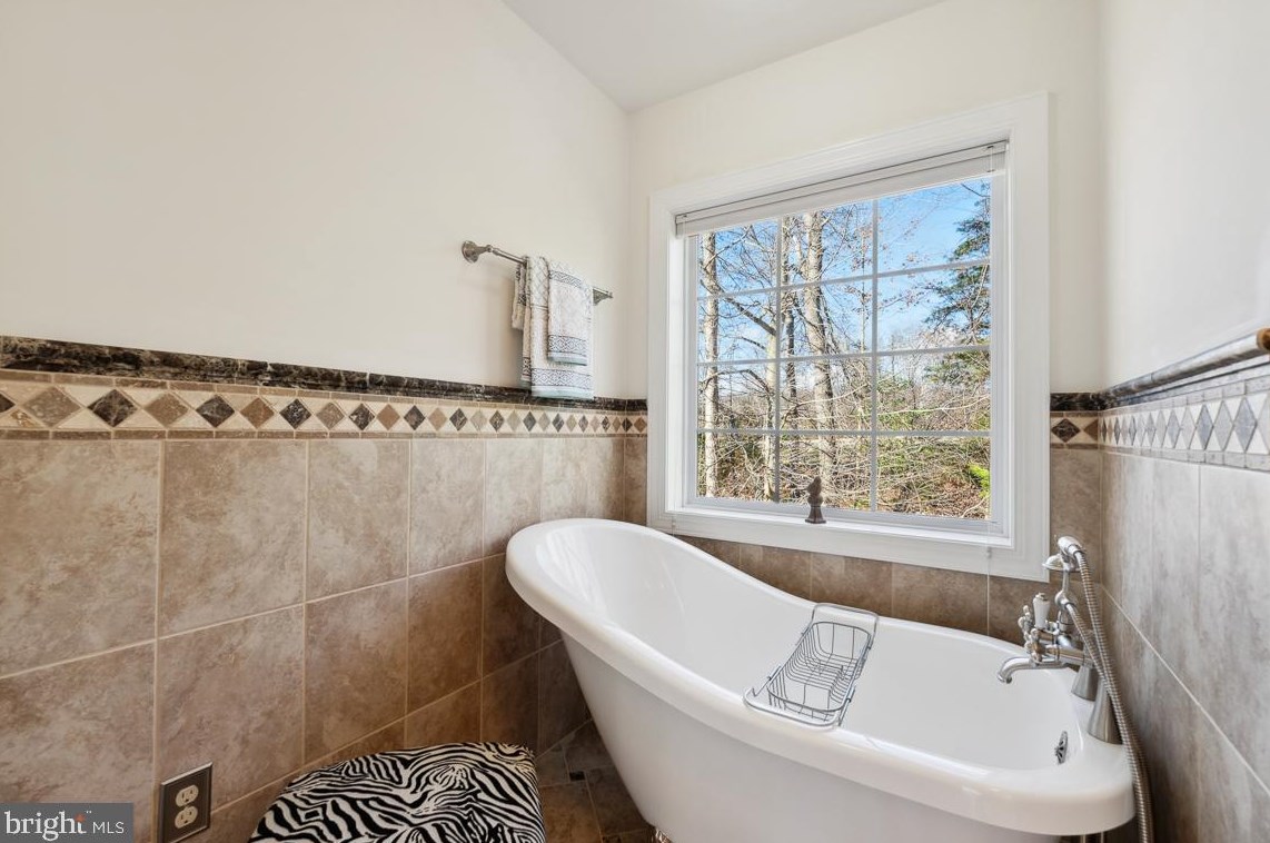 4331 Fallstone Pl, Dumfries VA  22025-1104 exterior