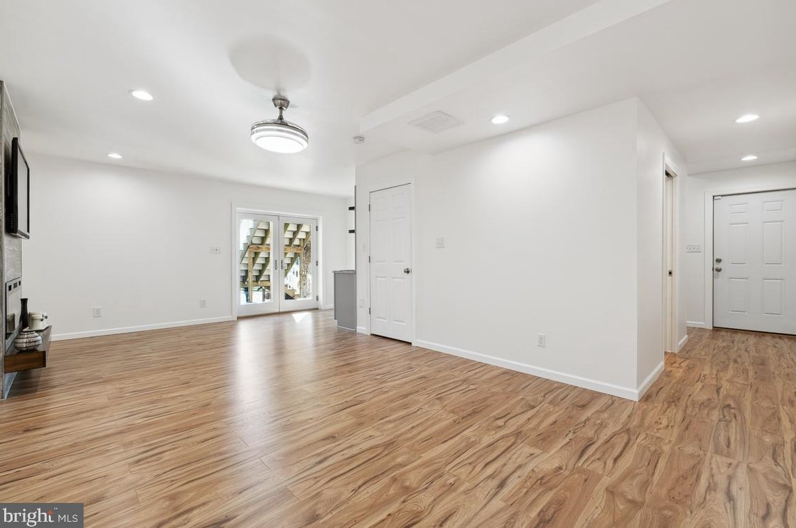 4331 Fallstone Pl, Dumfries VA  22025-1104 exterior