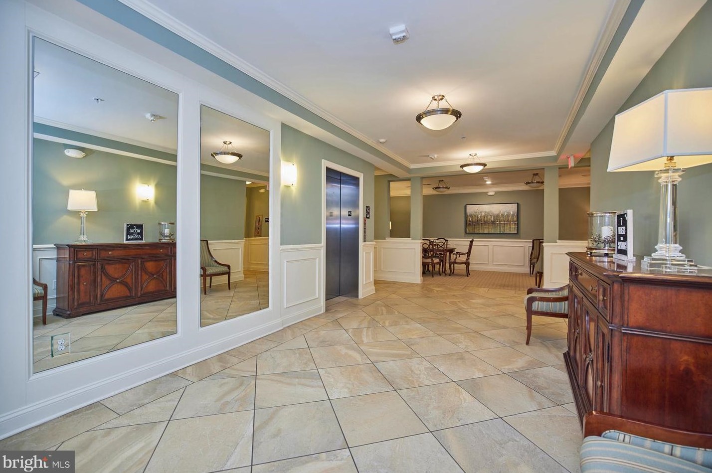 15211 Royal Crest Dr #204, Haymarket, VA 20169