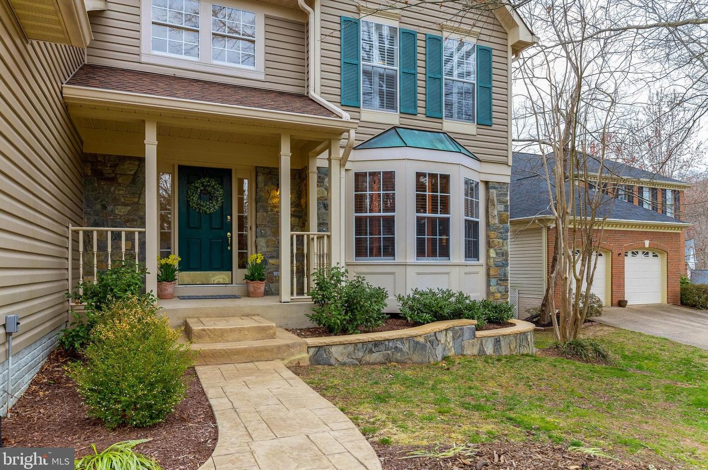 16731 Tintagel Ct, Dumfries, VA 22025