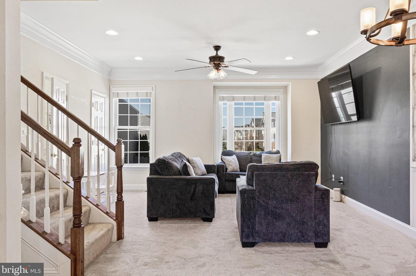 8951 Brewer Creek Pl, Manassas VA  20109-4853 exterior