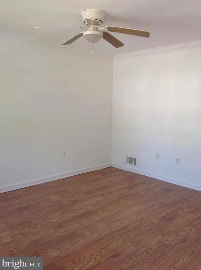 16565 Sherwood Pl, Woodbridge, VA 22191