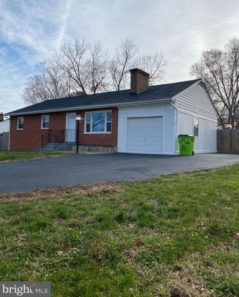 17889 Curtis Dr, Dumfries, VA 22026-2415
