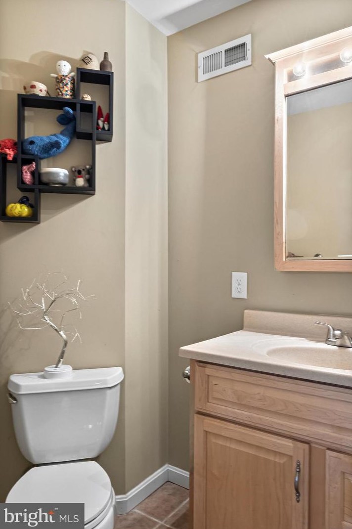 7408 Howell Run Ct, Manassas VA  20112-7823 exterior