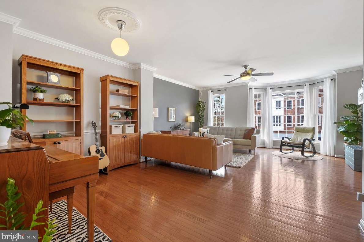 4302 Stone Mountain Ct, Dumfries VA  22025-2033 exterior