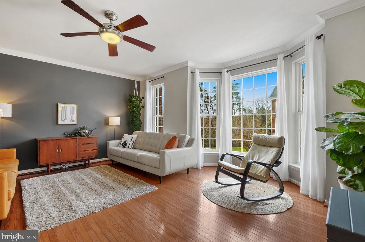 4302 Stone Mountain Ct, Dumfries VA  22025-2033 exterior