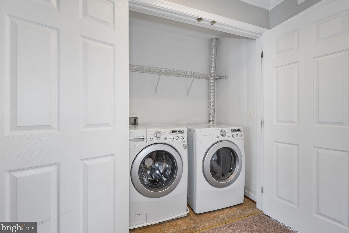 4302 Stone Mountain Ct, Dumfries VA  22025-2033 exterior