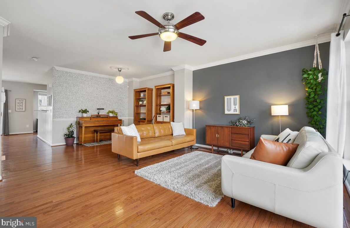 4302 Stone Mountain Ct, Dumfries VA  22025-2033 exterior