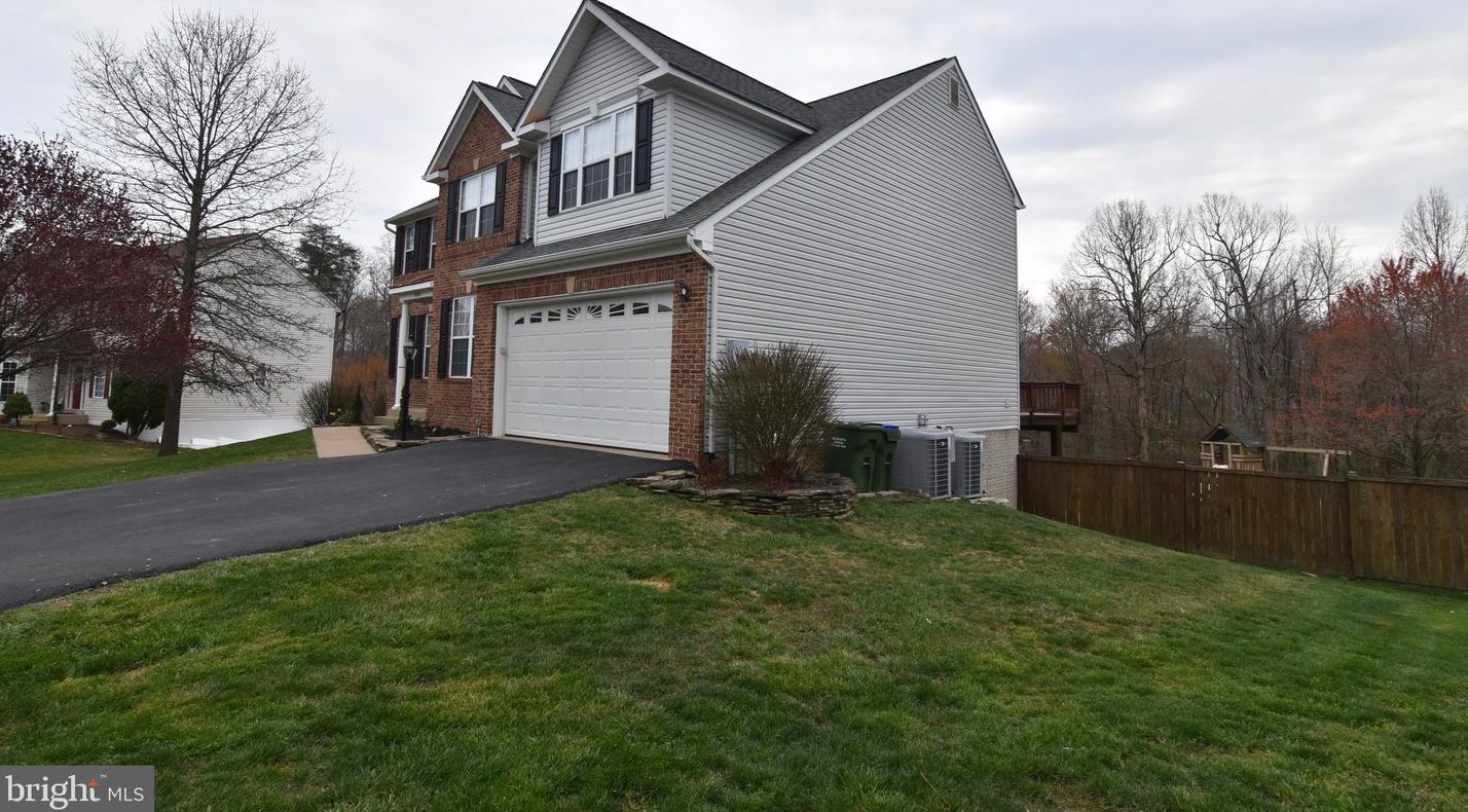 5450 Quaint Dr, Woodbridge, VA 22193