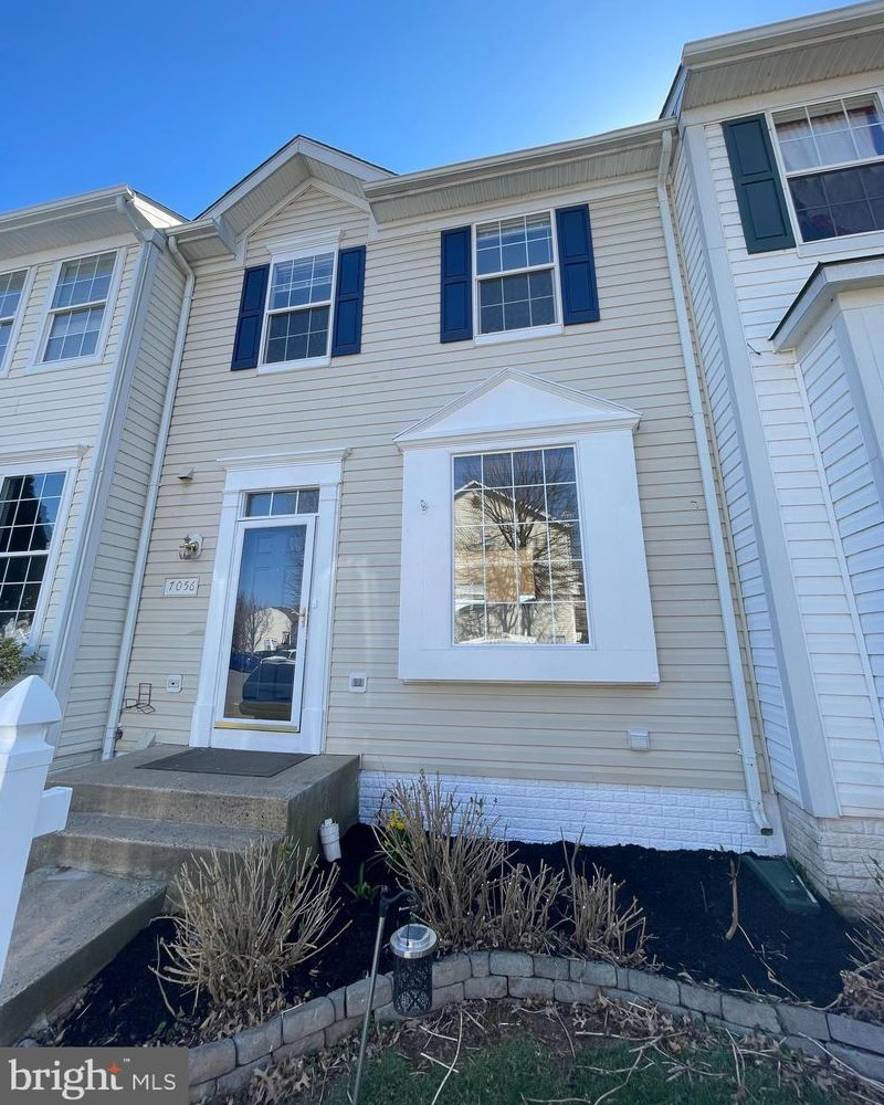 7056 Sauvage Ln, Gainesville, VA 20155
