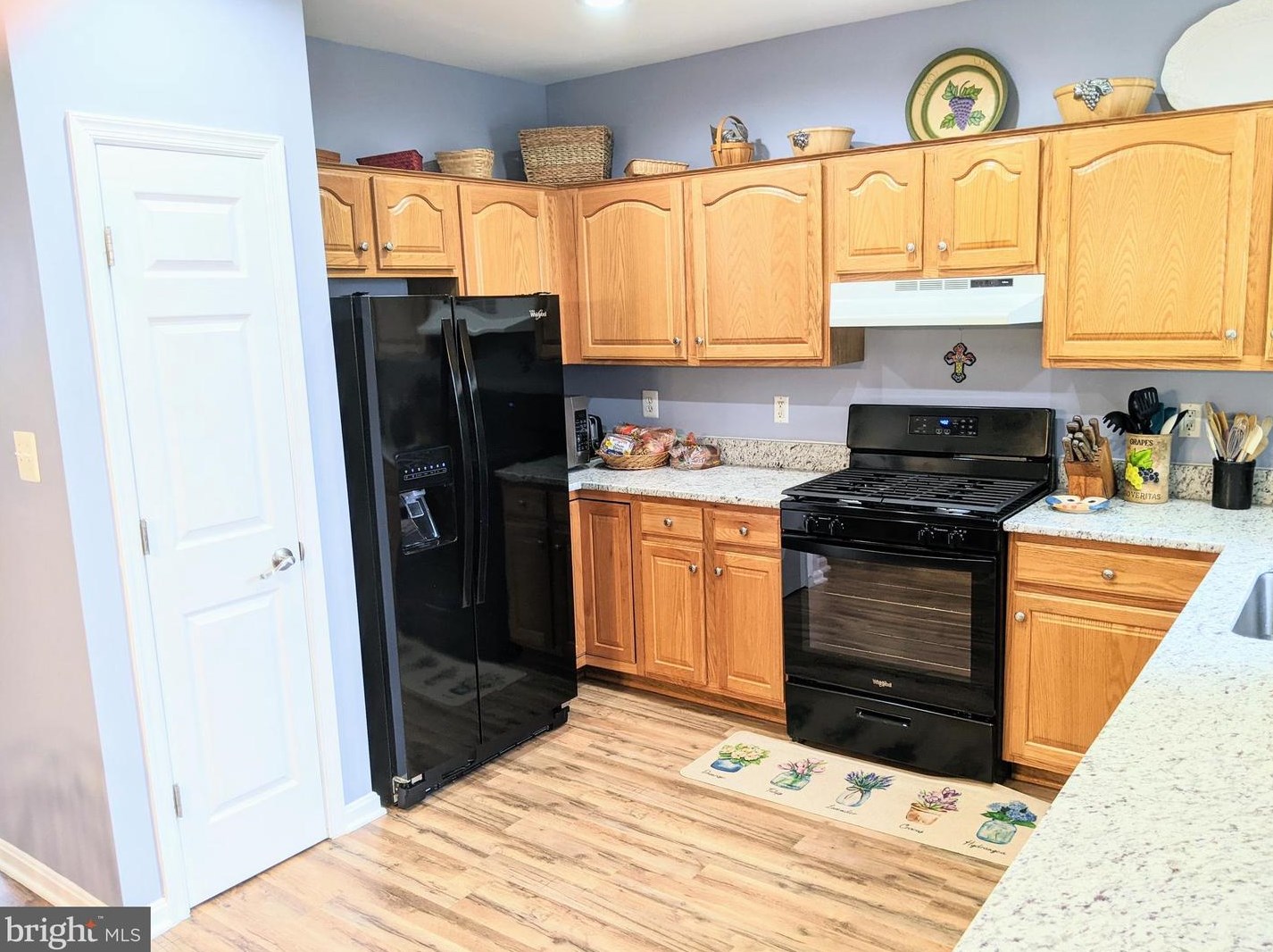 8806 Howland Pl, Bristow VA  20136-5708 exterior