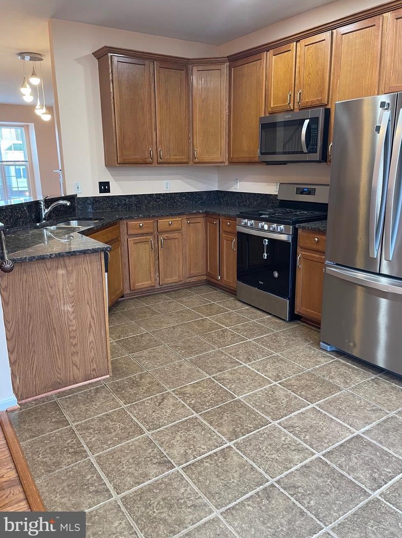 14212 Legend Glen Ct, Gainesville, VA 20155