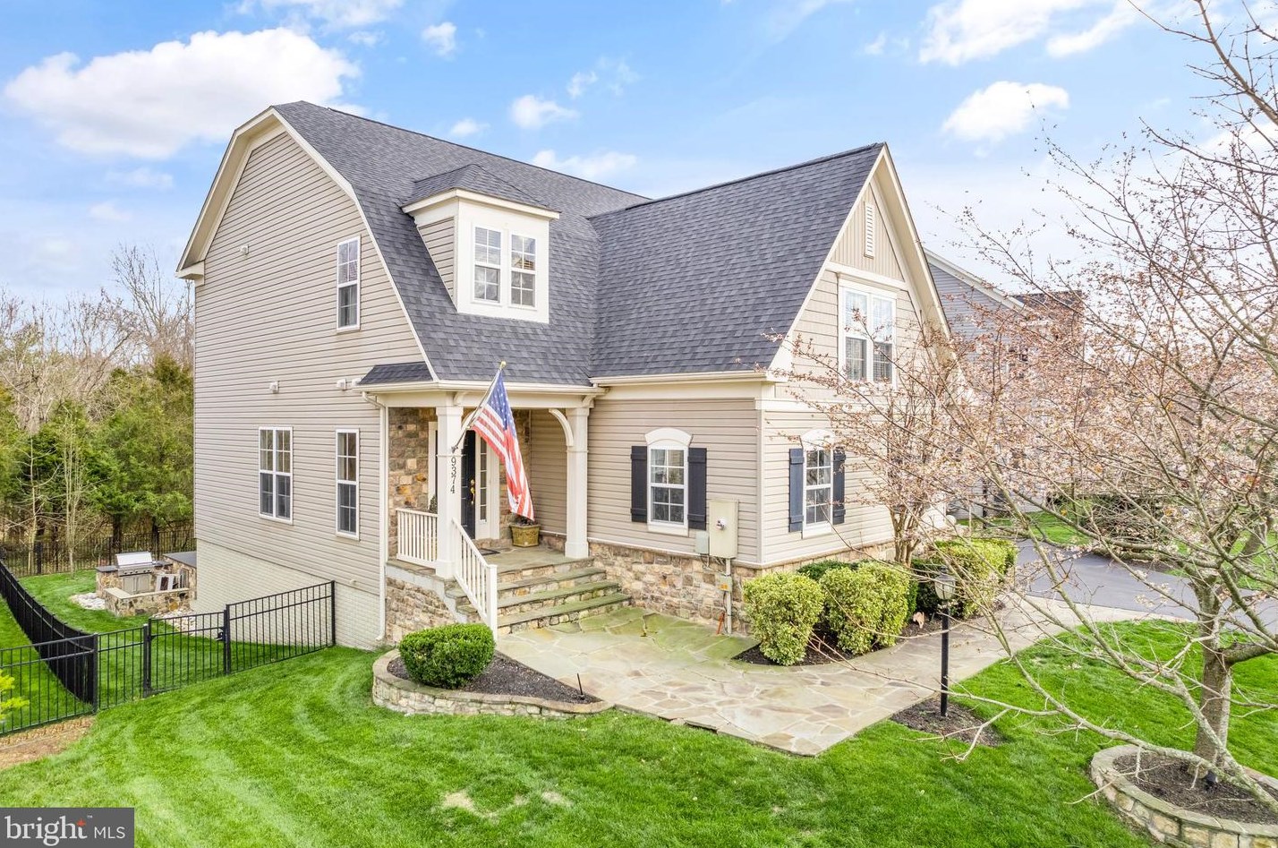 9374 Falling Water Dr, Bristow, VA 20136