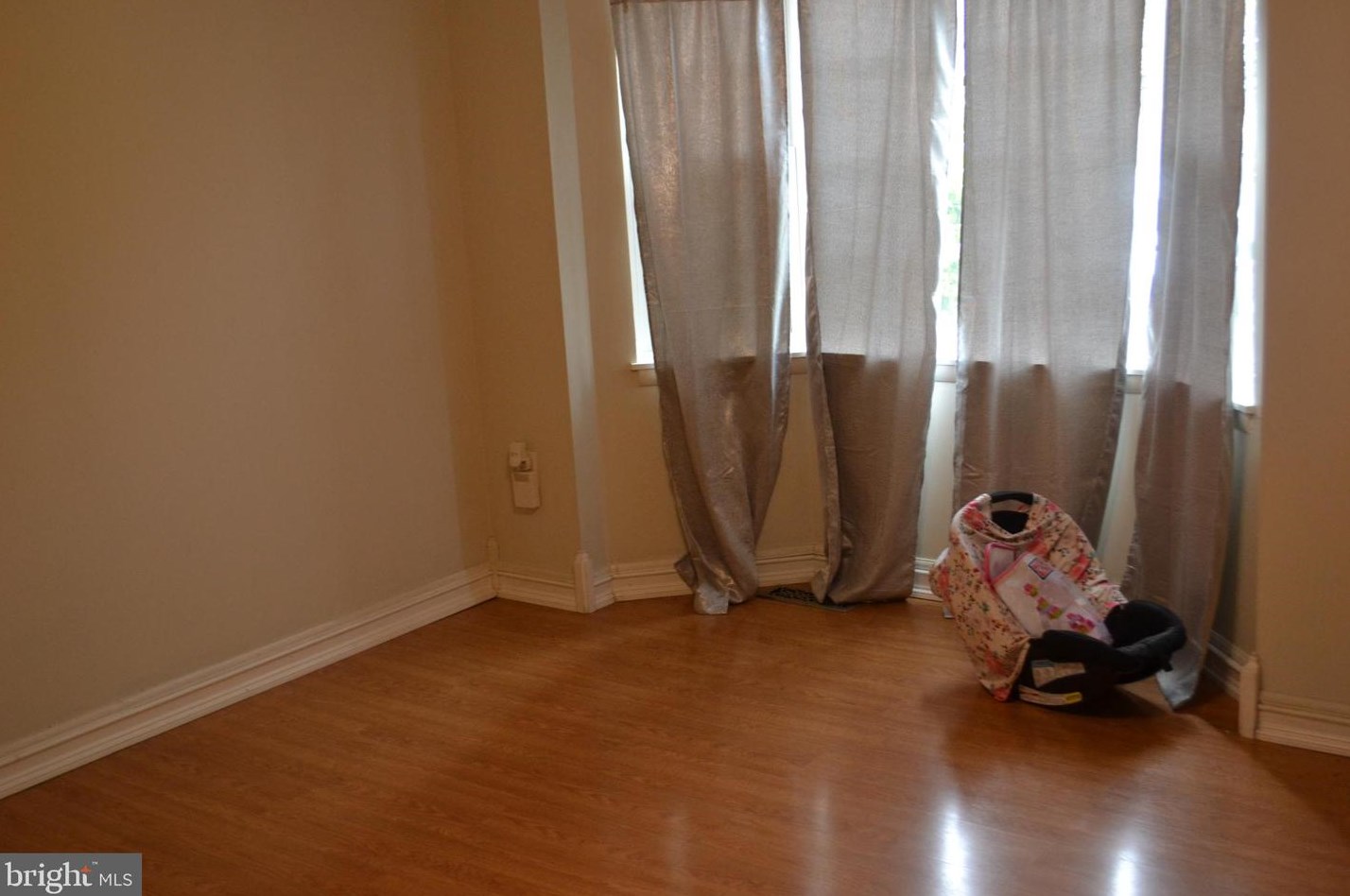 3473 Castle Hill Dr, Woodbridge, VA 22193