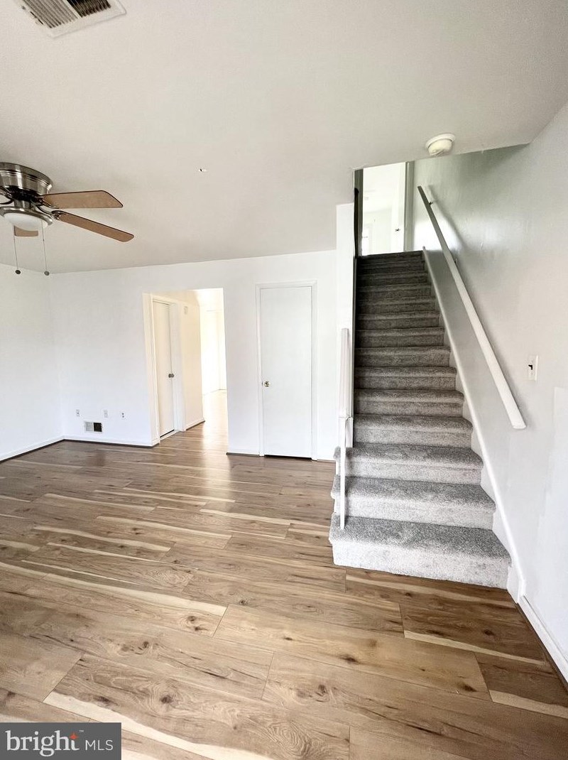 14718 Barksdale St, Woodbridge, VA 22193