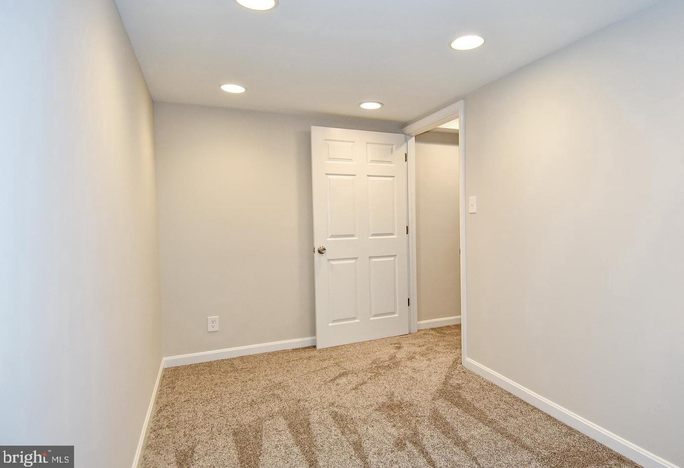 7511 Bedford Rd, Manassas VA  20109-2936 exterior