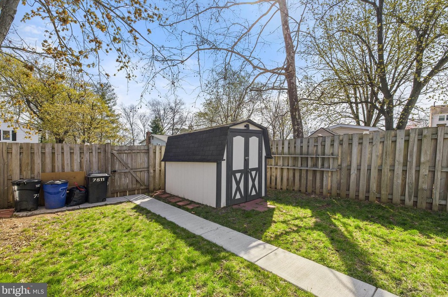 7511 Bedford Rd, Manassas VA  20109-2936 exterior