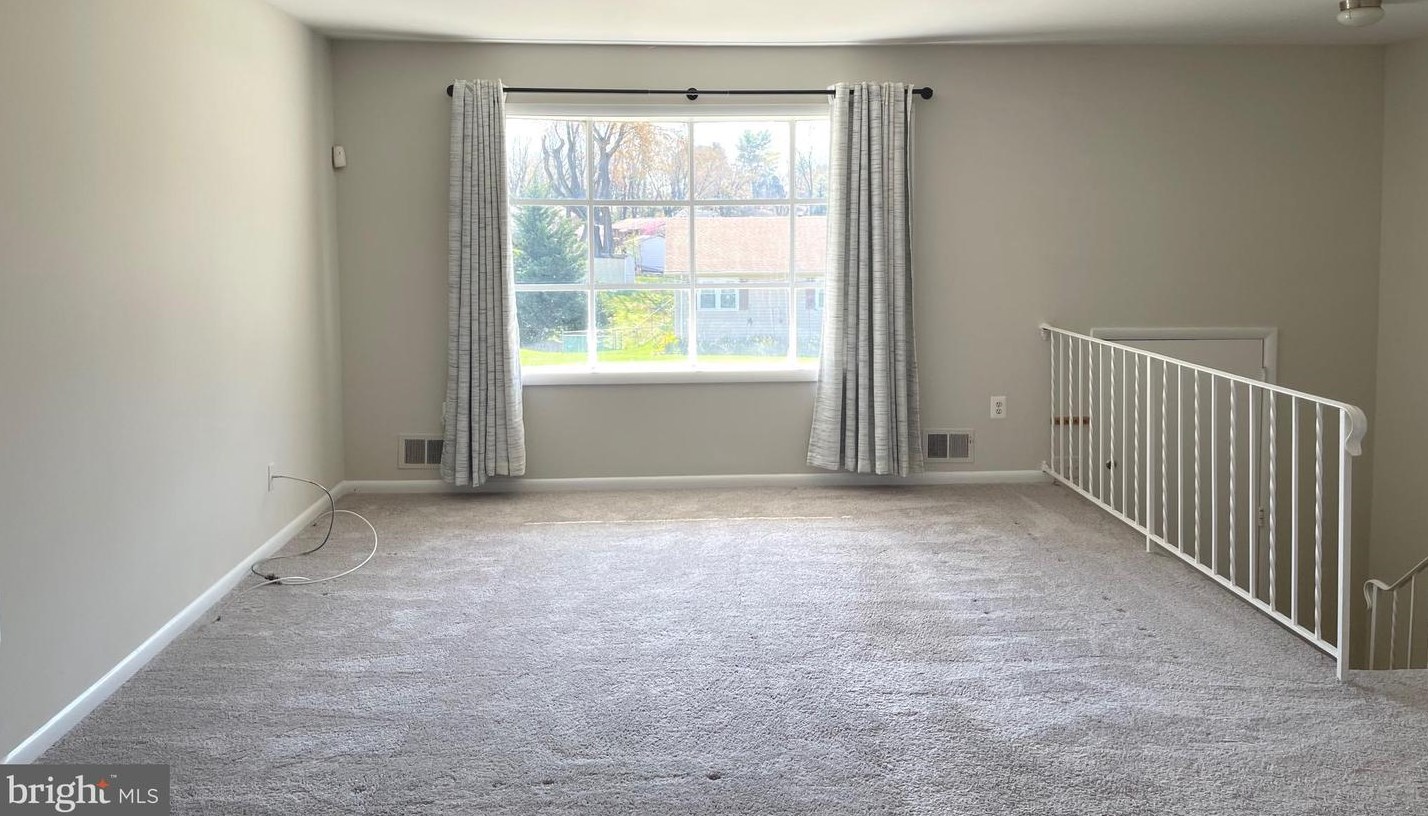 3904 Forge Dr, Woodbridge, VA 22193
