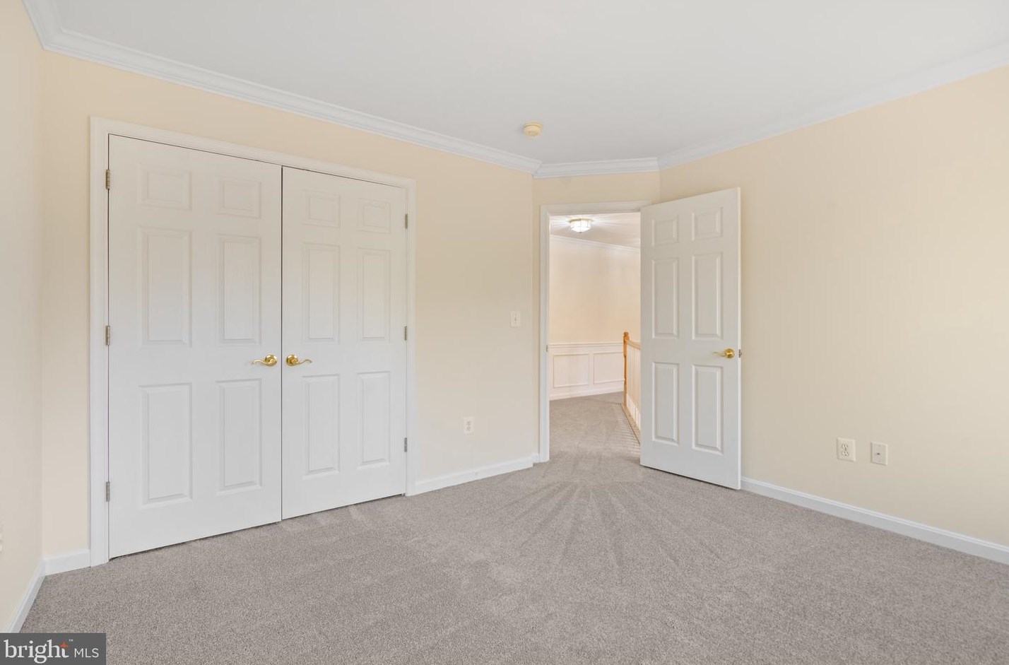 8016 Knightshayes Dr, Manassas VA  20111-2964 exterior