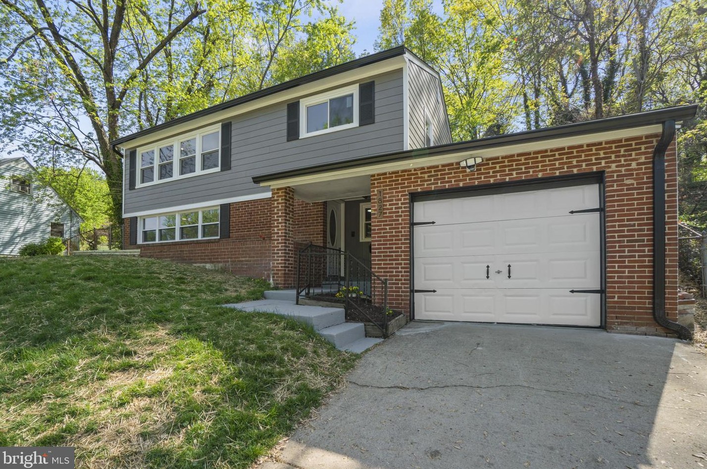 1827 Hylton Ave, Woodbridge, VA 22191