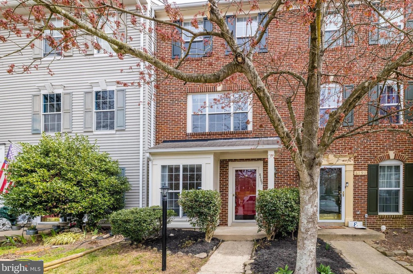 8489 Coronation Ln, Bristow, VA 20136