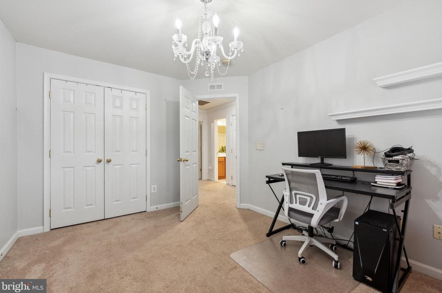 4308 Stone Mountain Ct, Dumfries VA  22025-2033 exterior