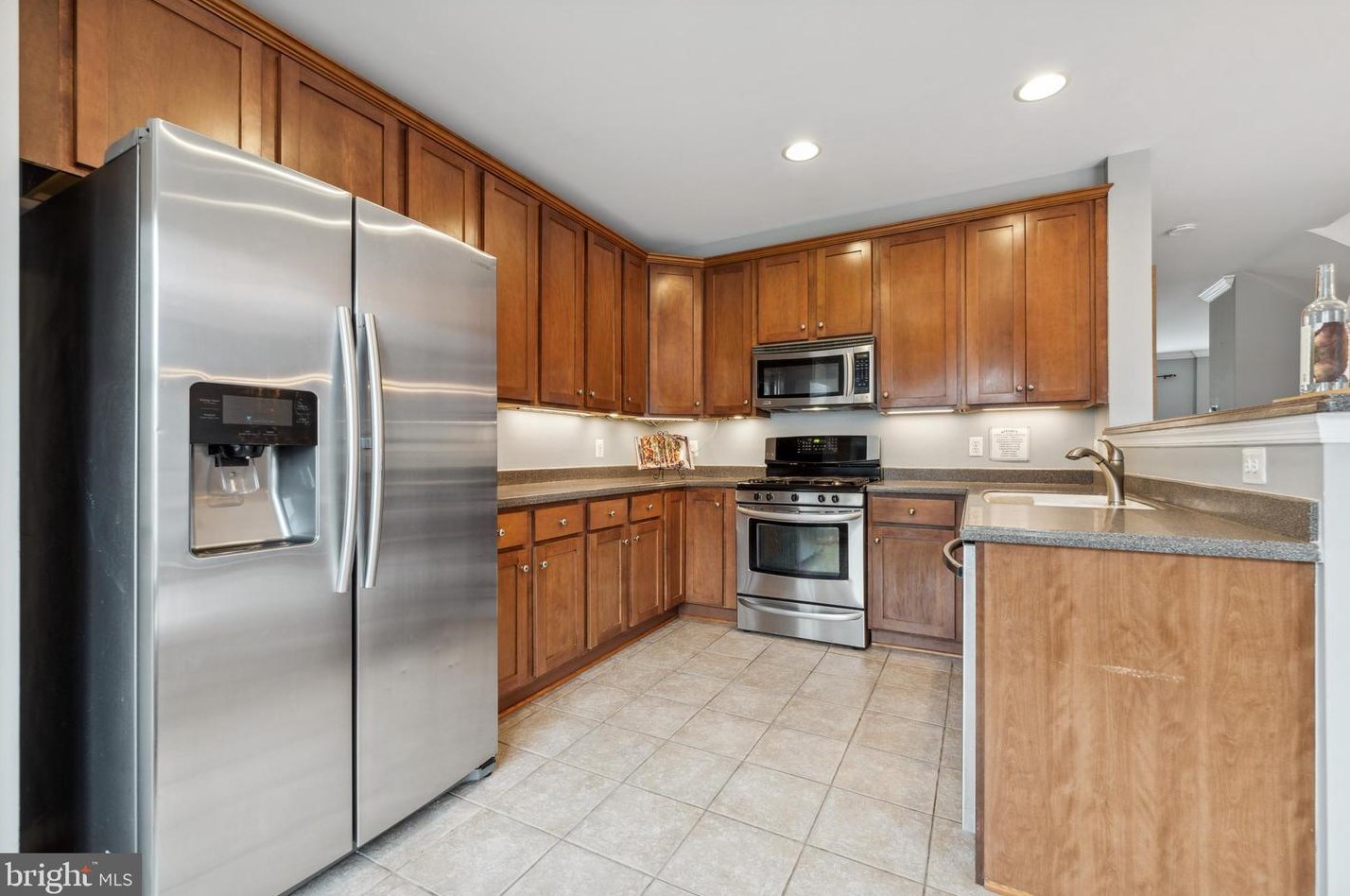 4308 Stone Mountain Ct, Dumfries VA  22025-2033 exterior