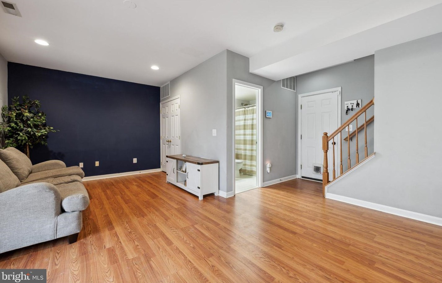 4308 Stone Mountain Ct, Dumfries VA  22025-2033 exterior