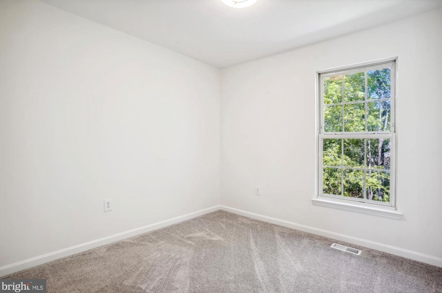 4247 Vals Way, Dumfries VA  22025-1140 exterior