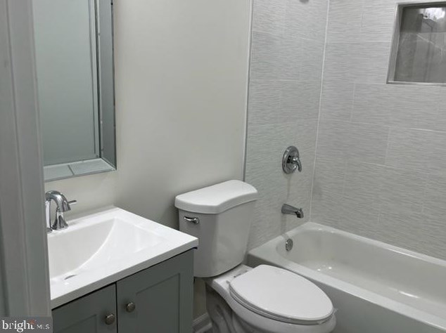 4247 Vals Way, Dumfries VA  22025-1140 exterior