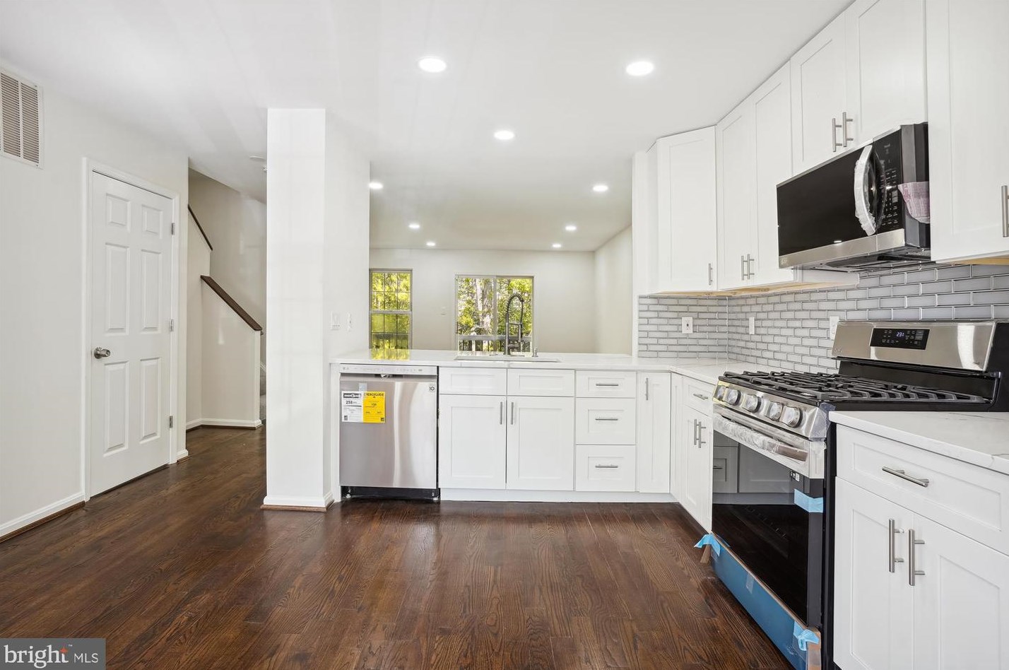 4247 Vals Way, Dumfries VA  22025-1140 exterior