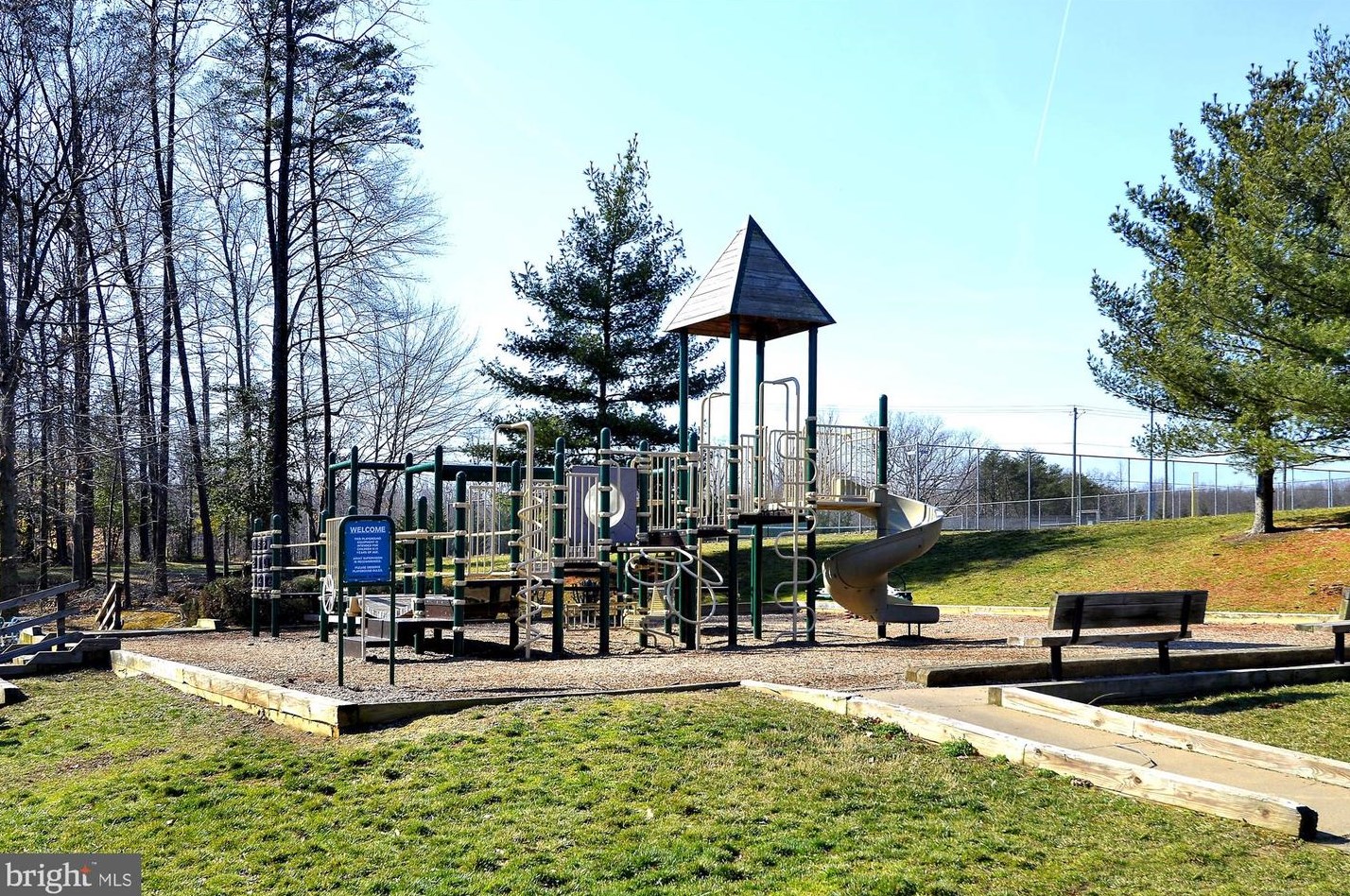 4247 Vals Way, Dumfries VA  22025-1140 exterior