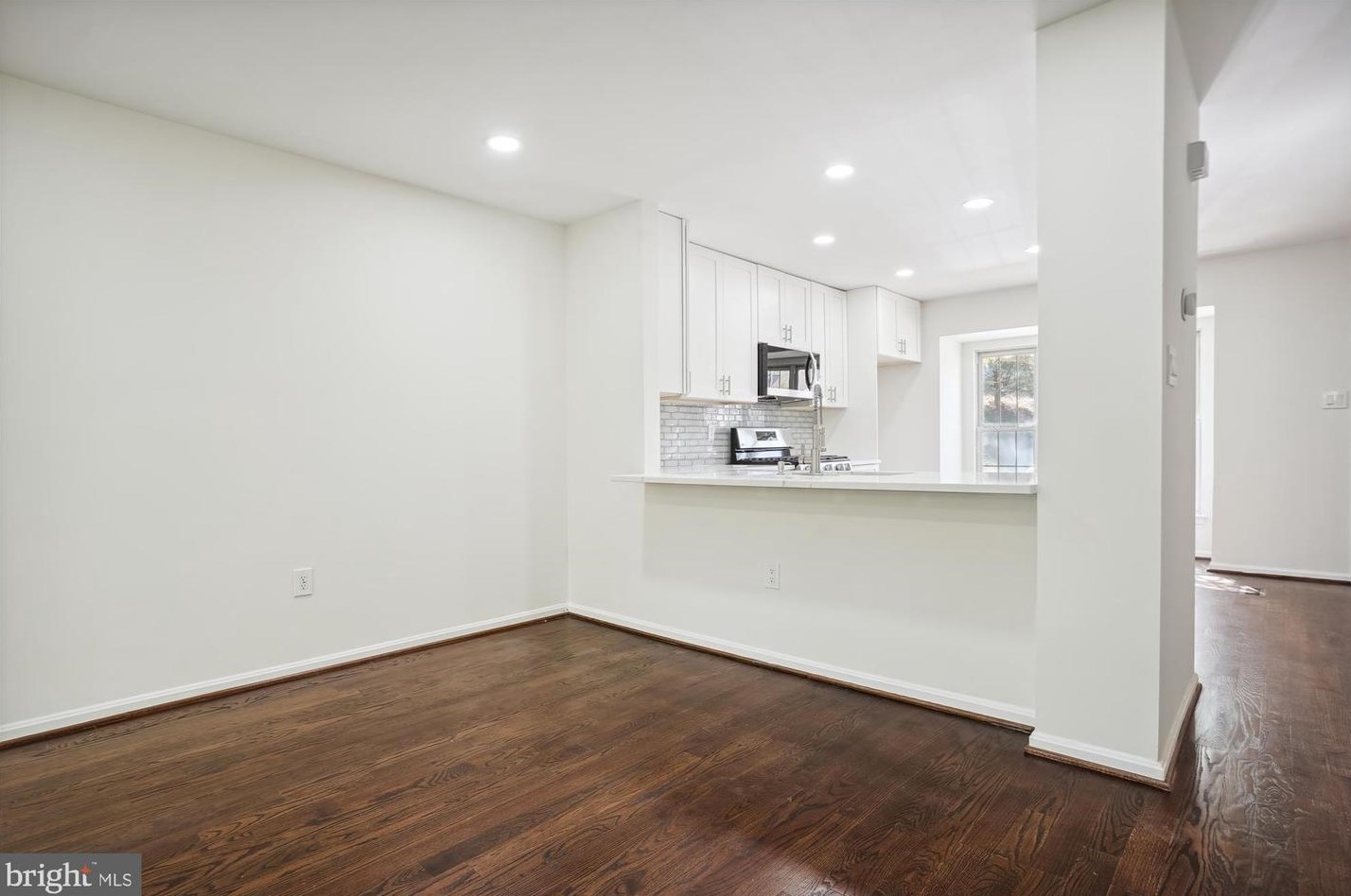 4247 Vals Way, Dumfries VA  22025-1140 exterior