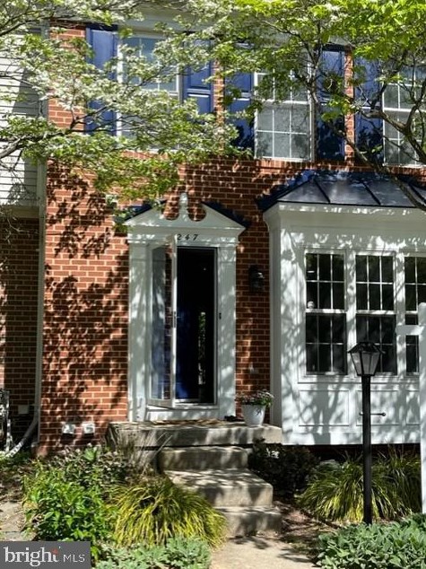 4247 Vals Way, Dumfries, VA 22025-1140