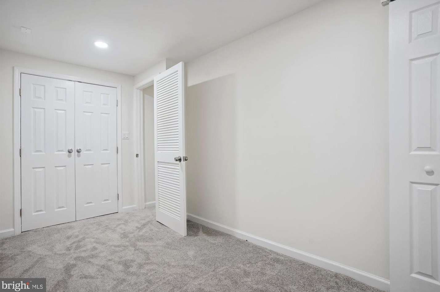 4247 Vals Way, Dumfries VA  22025-1140 exterior