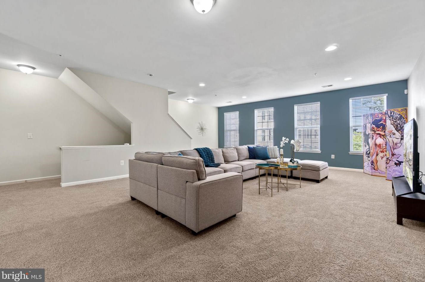 14820 Mason Creek Cir, Woodbridge, VA 22191