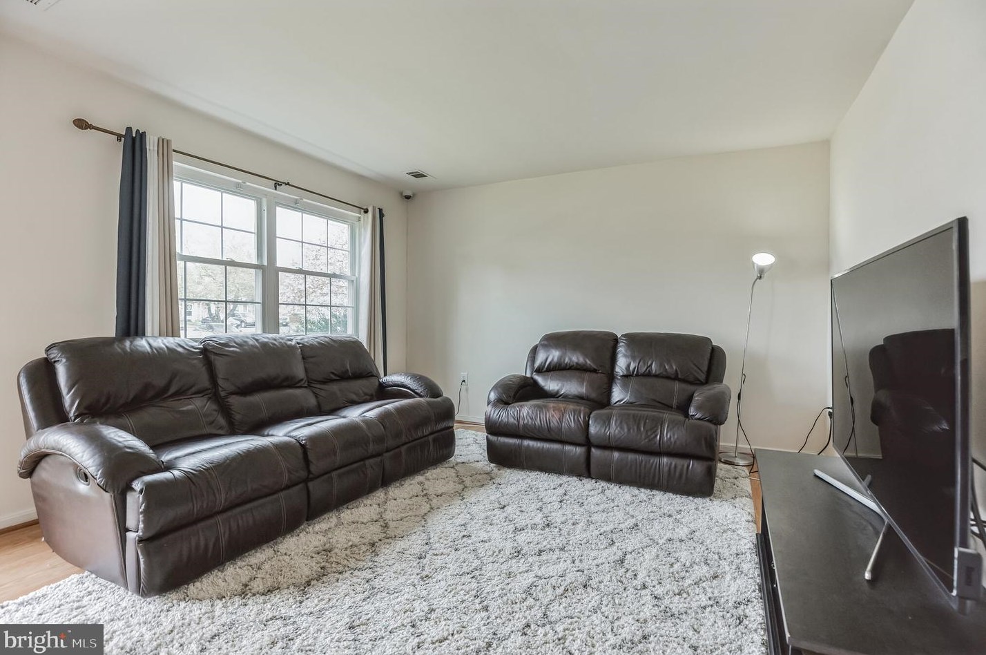 1848 Fort Pulaski Ct, Dumfries VA  22026-2556 exterior