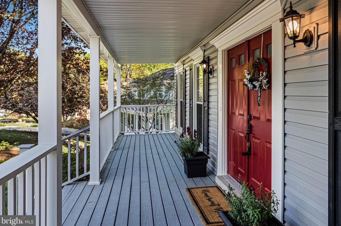 4734 Hickory Nut Pl, Dumfries VA  22025-1046 exterior