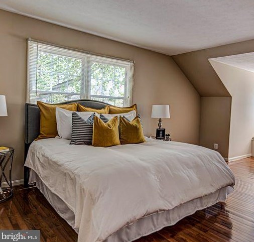 4734 Hickory Nut Pl, Dumfries VA  22025-1046 exterior