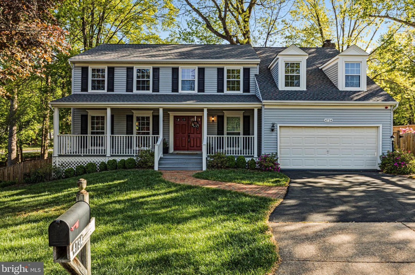 4734 Hickory Nut Pl, Dumfries VA  22025-1046 exterior