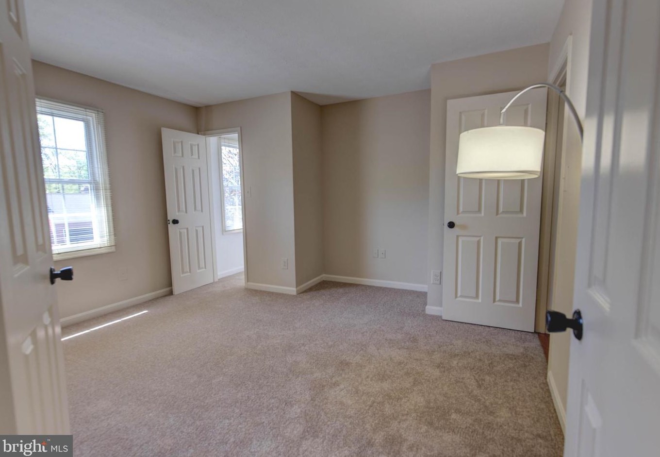 4734 Hickory Nut Pl, Dumfries VA  22025-1046 exterior