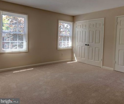 4734 Hickory Nut Pl, Dumfries VA  22025-1046 exterior