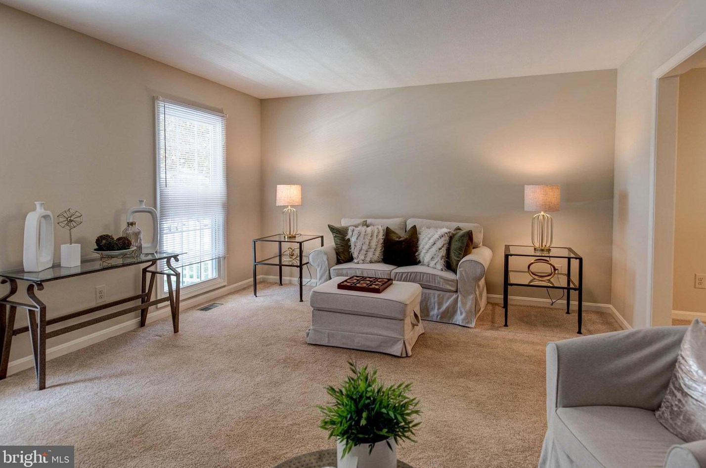 4734 Hickory Nut Pl, Dumfries VA  22025-1046 exterior