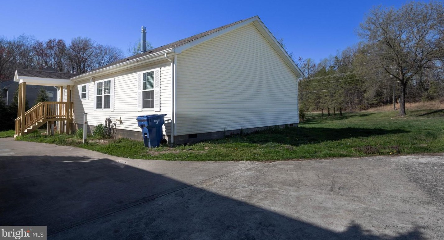 12604 Kahns Rd, Manassas VA  20112-3240 exterior
