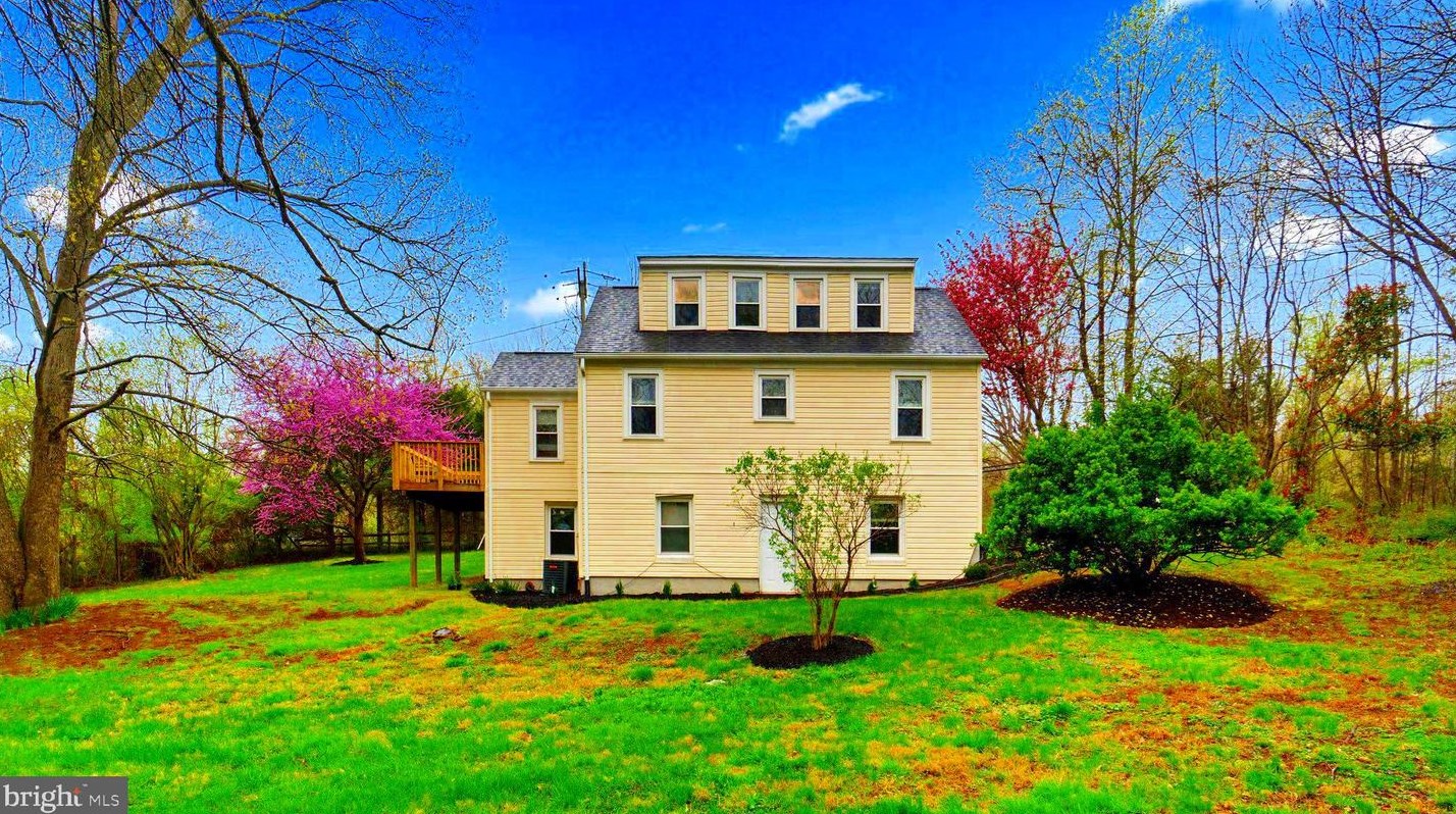 11207 Coles Dr, Manassas, VA 20112